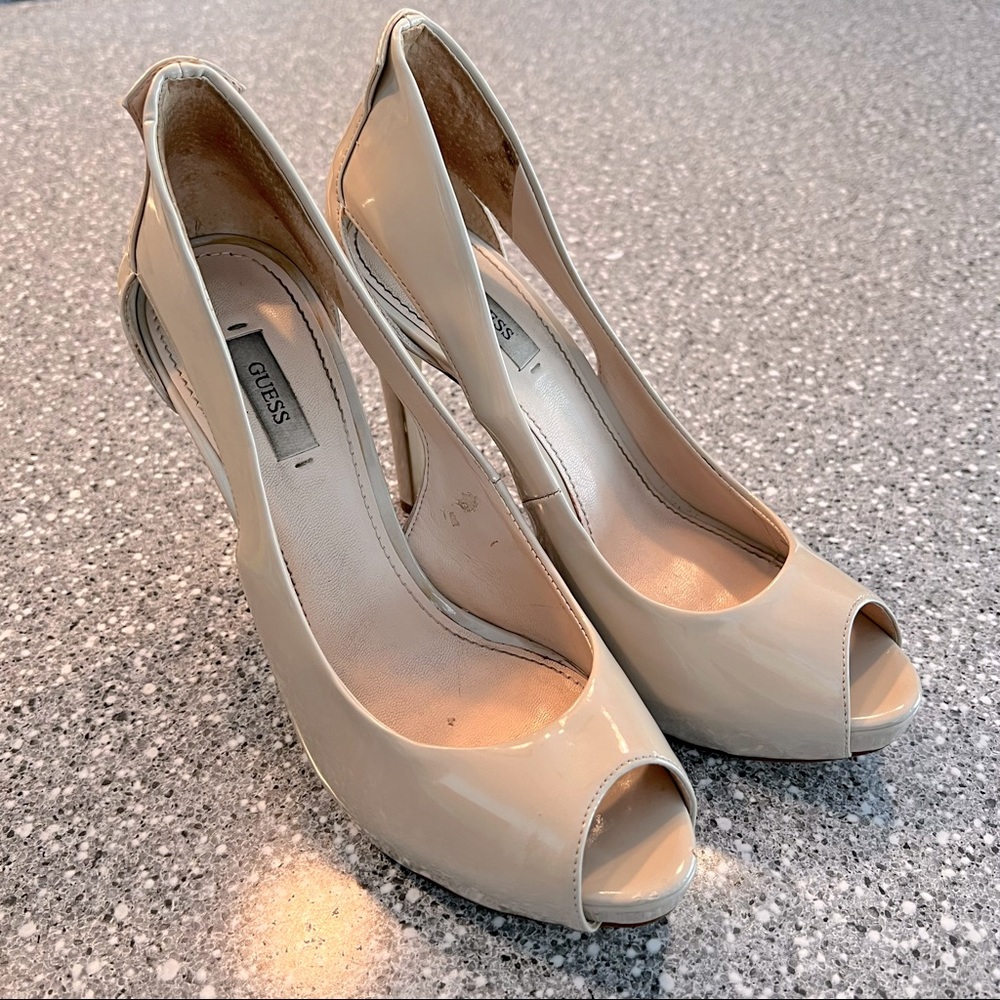 Nude pep-toe heels